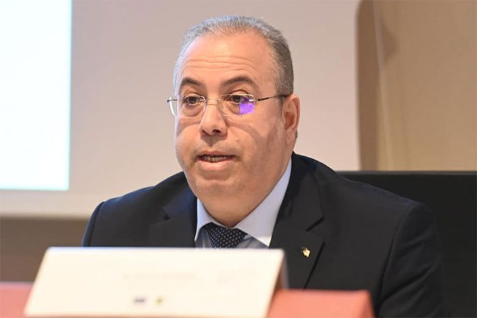 وزير الصناعة