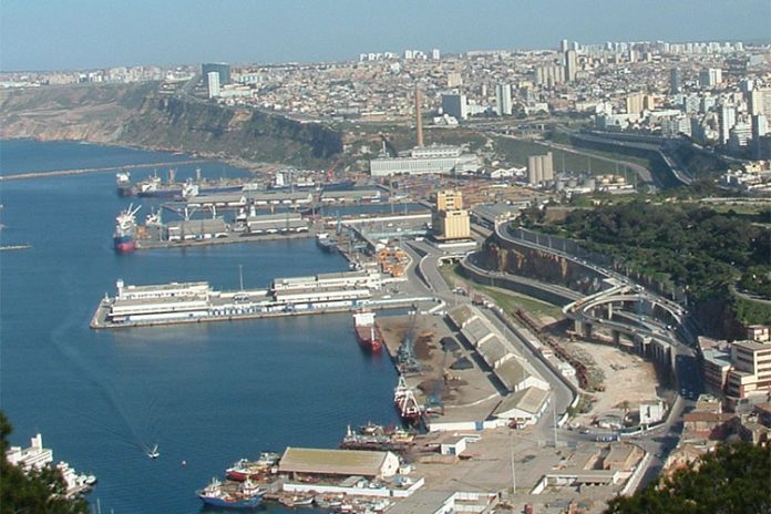 ميناء وهران