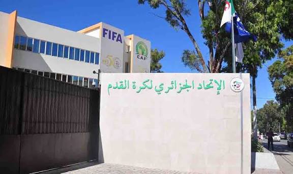 الاتحاد الجزائري يرسم ودّيتي غواتيمالا وأوروغواي